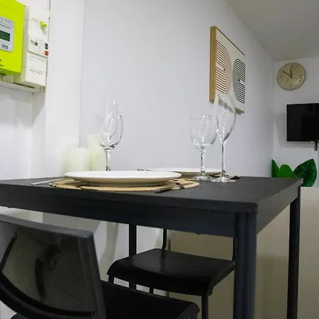 Le Relax Place - Metro 5 * Bobigny