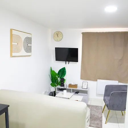 Le Relax Place - Metro 5 Apartment *