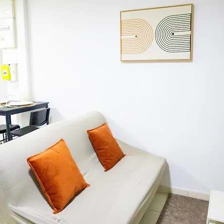 Le Relax Place - Metro 5 Apartment Bobigny