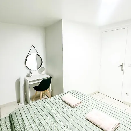 La Parenthese Urbaine - T2 Cosy Et Fonctionnel - Metro 5 Apartment *